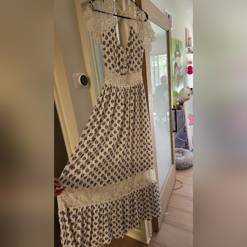 Joyfolie Elegant Lace Trimmed Maxi Floral Dress